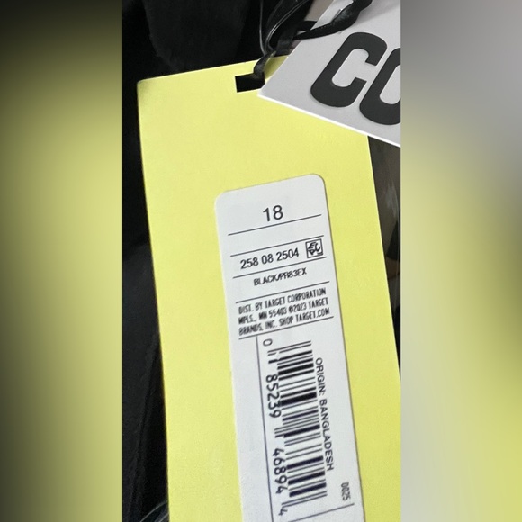 Sleeveless black mini dress with gold ring detailing - Picture 7 of 9